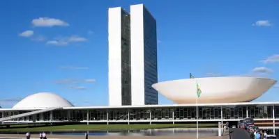 Lula assina MP revogando reoneração da folha de pagamento